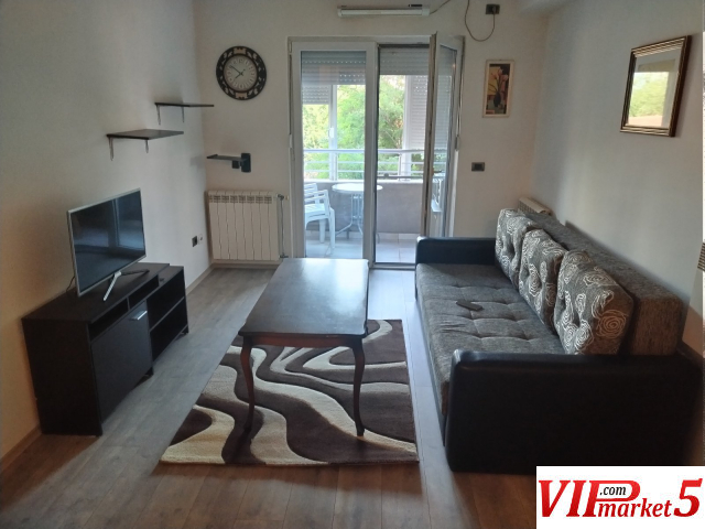 Izdavam celosno opremen stan 60m2 vo Taftalidze 1 350 evra